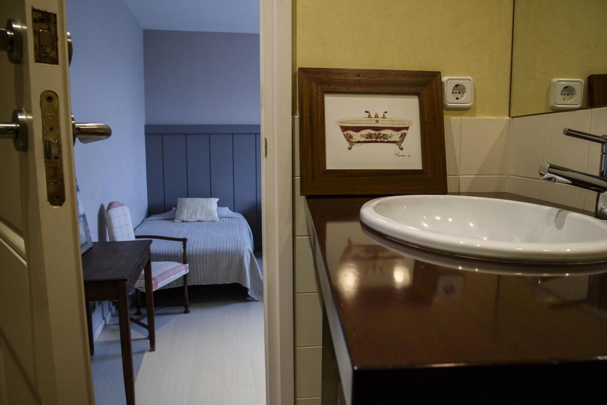 Anita'S Bed And Breakfast Barcelona Room photo